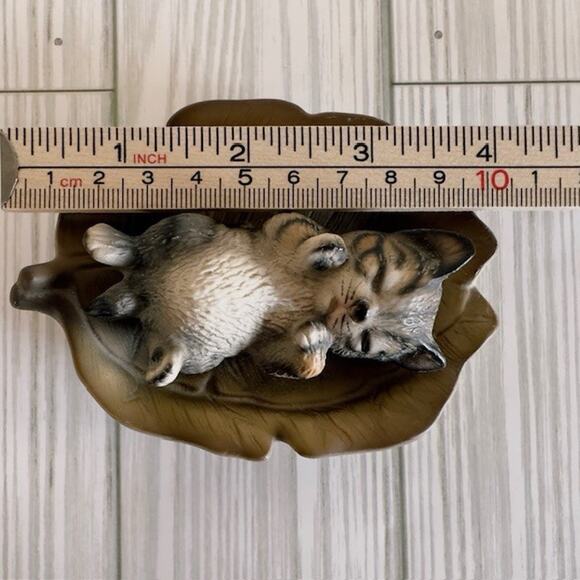 Global Art Harvey Knox Kingdom Cat Sleeping in Leaf E172A85 Japan 1983 VTG - Picture 13 of 15